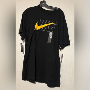 Men’s Nike Tee Size Large
